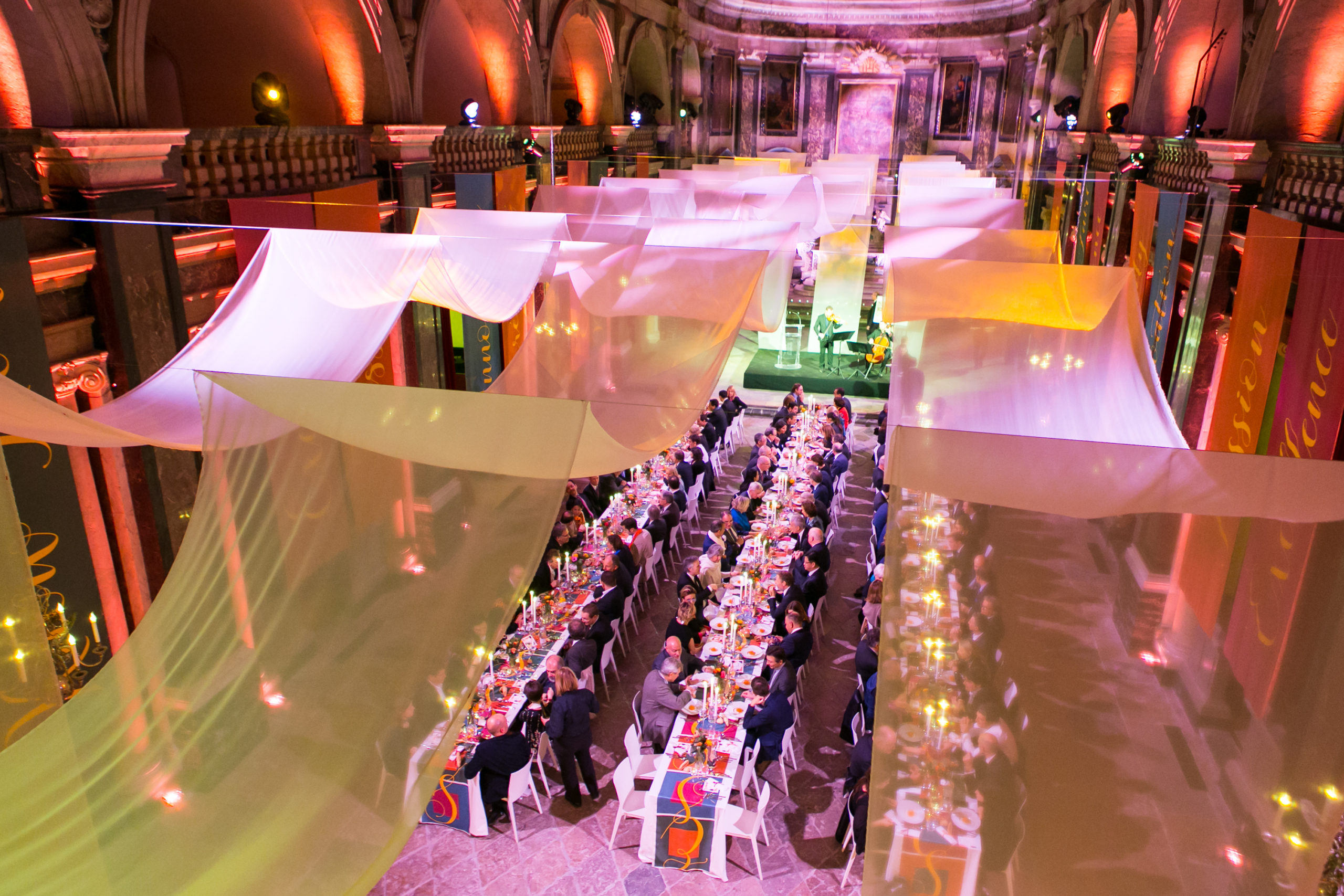 Esprit des Sens organise le banquet Estime de Soie pour INTERSOIE à la Chapelle de la Trinité